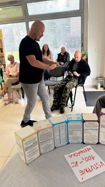 Přednáška Vladimíra Ďuriny – na stole přípravky Diochi