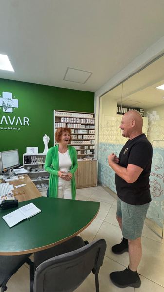 Setkání v lékárně Apavar